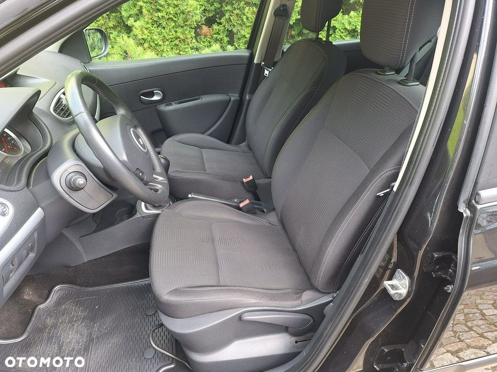 Renault Clio 1.2 16V 75 Dynamique - 9