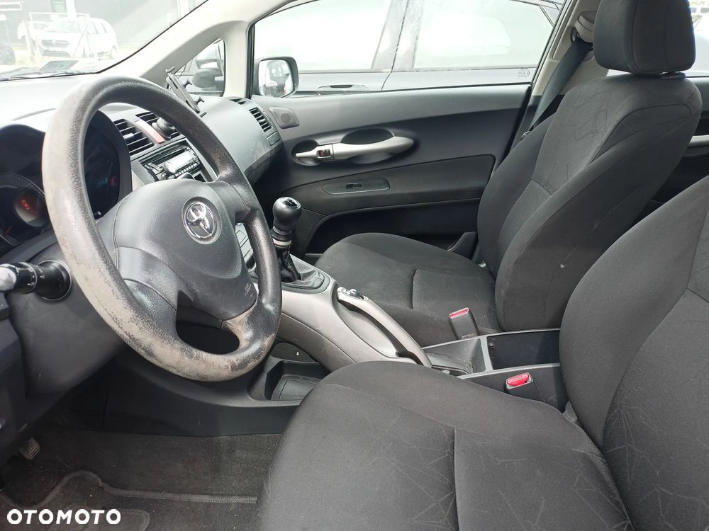 Toyota Auris - 6