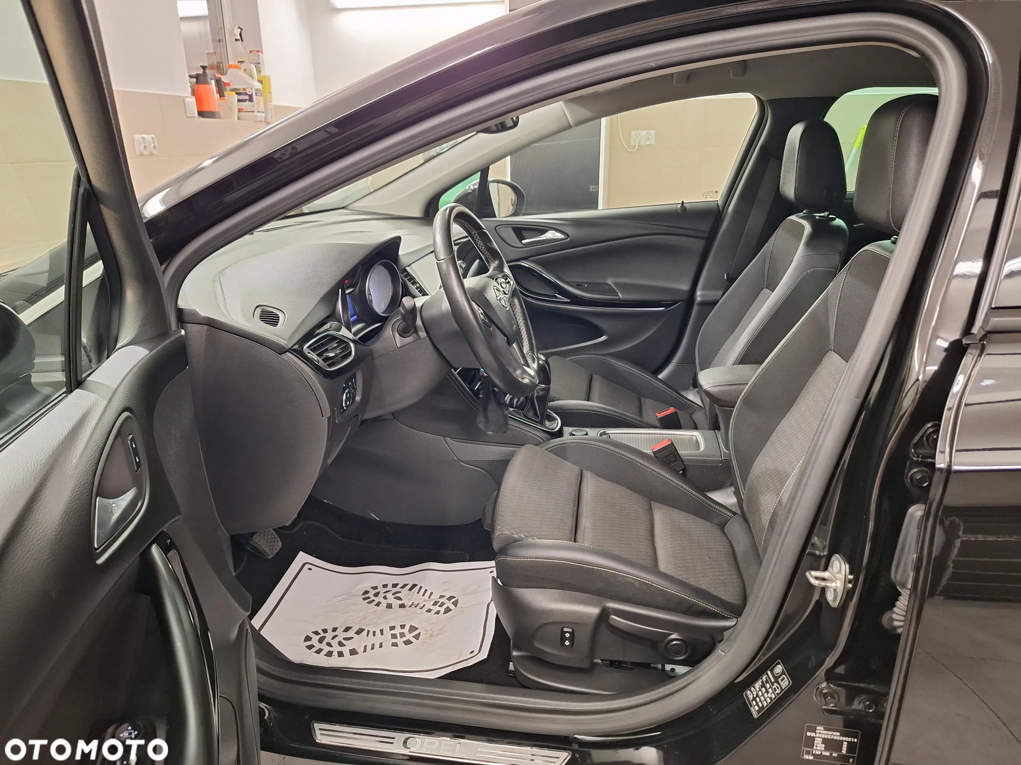 Opel Astra 1.4 Turbo Business - 18