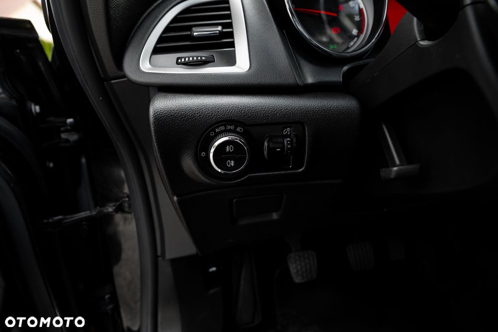 Opel Astra 1.4 Turbo - 29