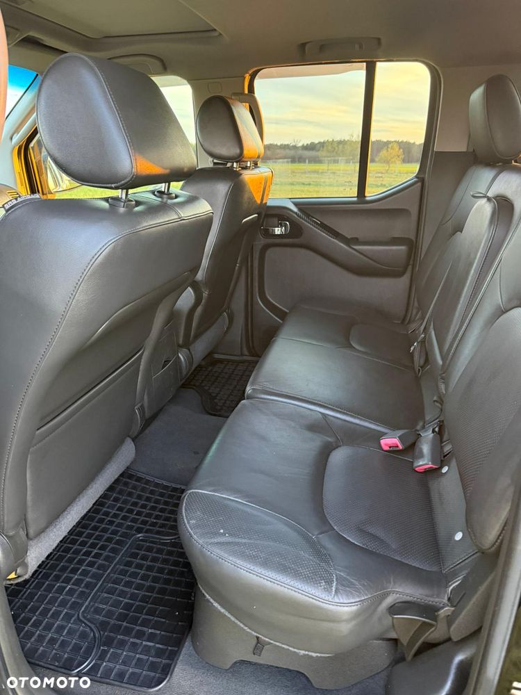 Nissan Navara 2.5 D LE - 28