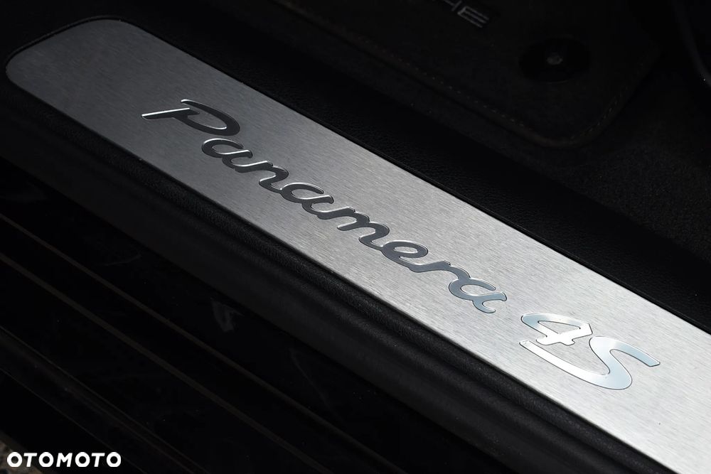 Porsche Panamera 4S GPF Executive - 23