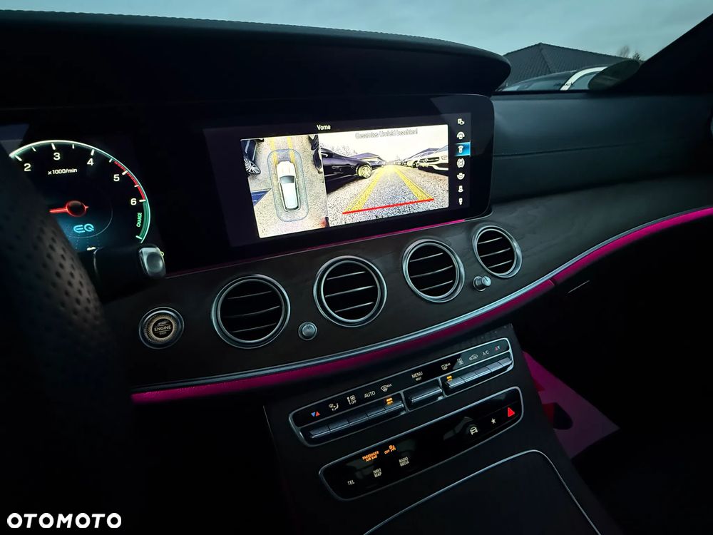 Mercedes-Benz Klasa E 300 de PHEV 4-Matic AMG 9G-Tronic - 38