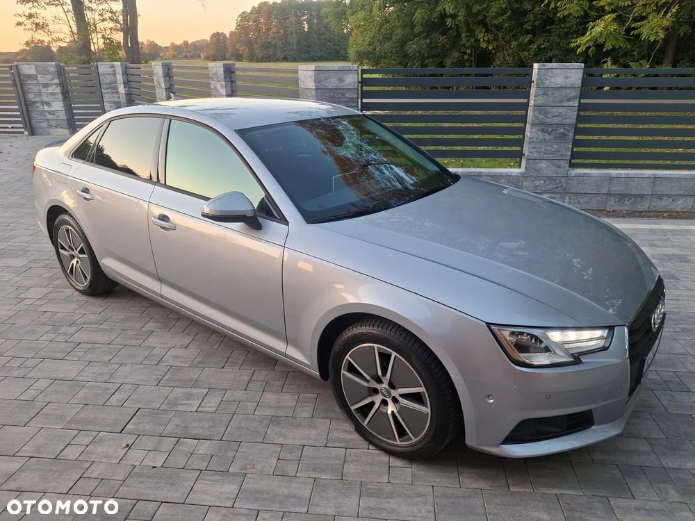 Audi A4 - 1