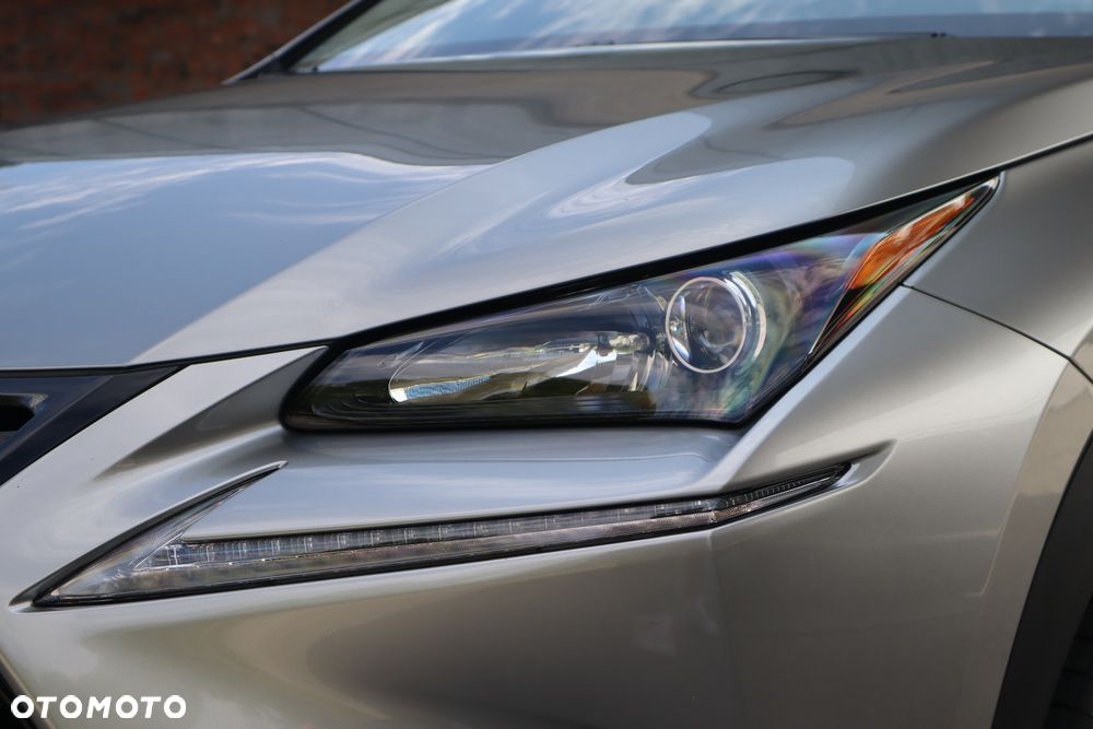 Lexus NX 300h Comfort AWD - 10