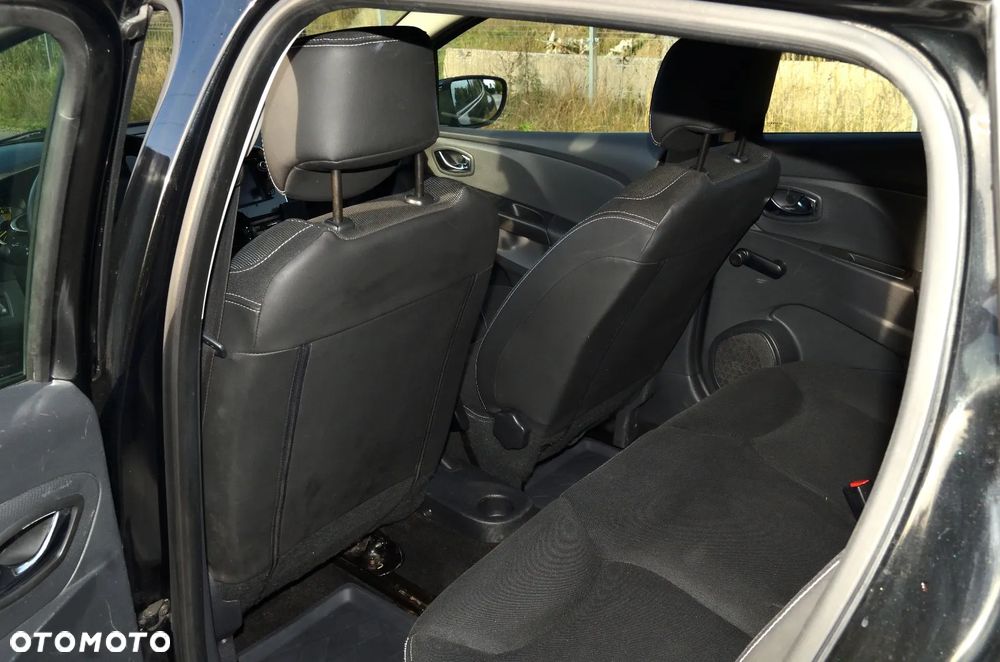 Renault Clio - 25