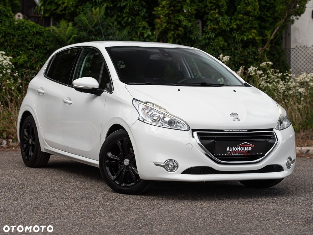 Peugeot 208 120 VTI Intuitive - 1