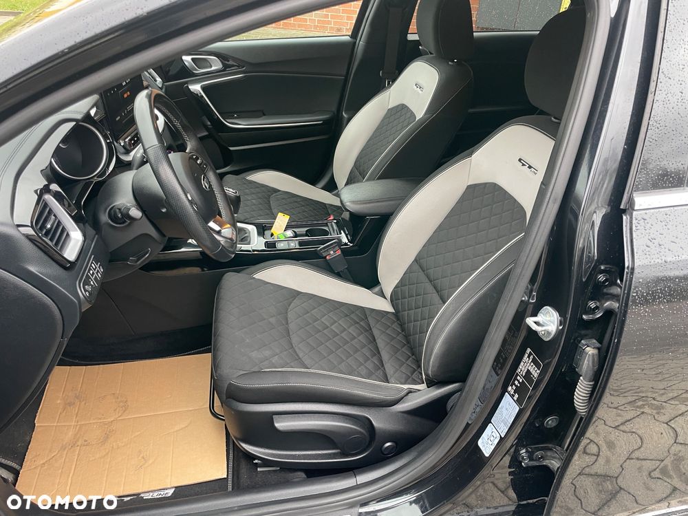 Kia ProCeed 1.5 T-GDI GT Line - 32