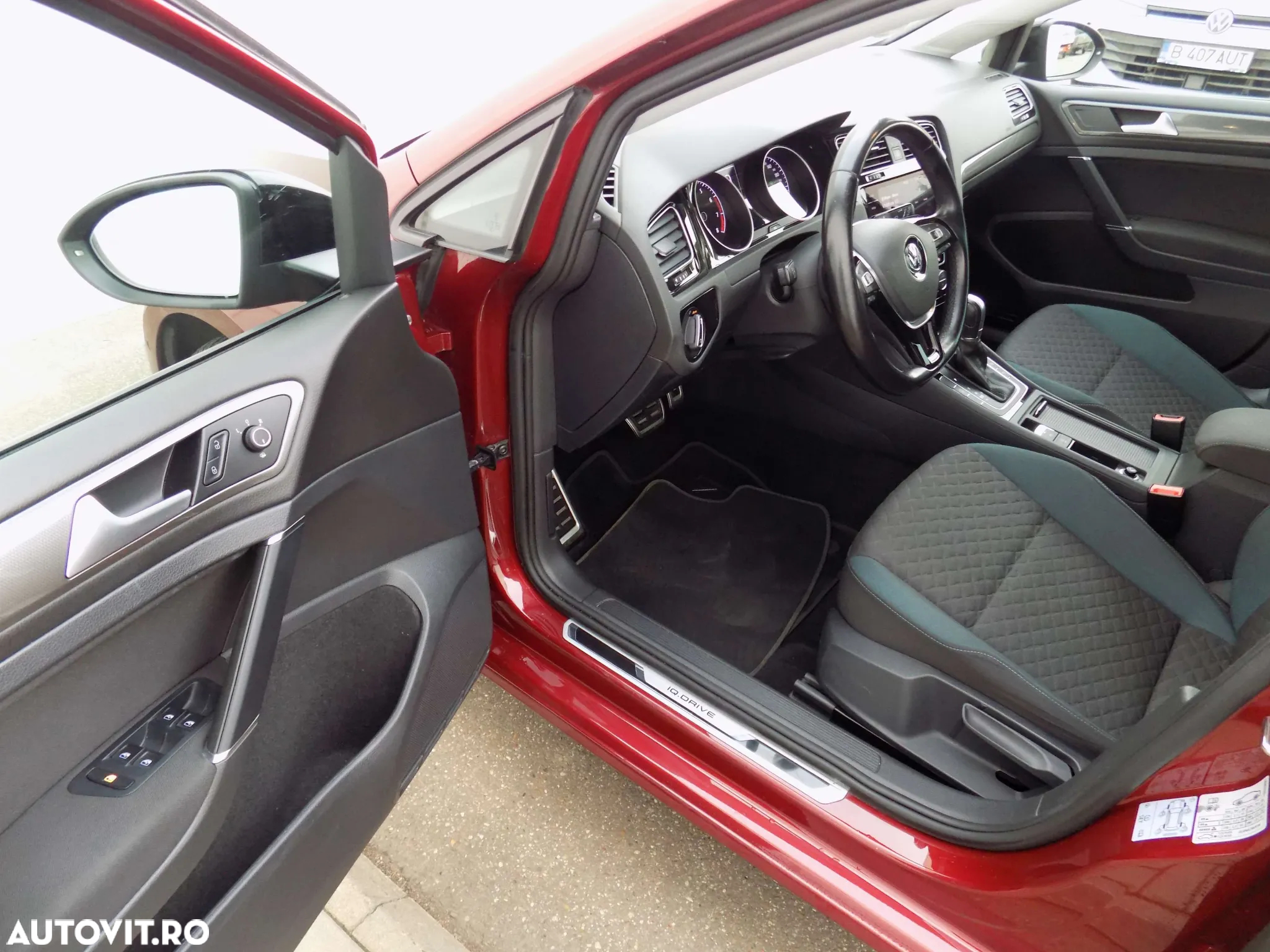 Volkswagen Golf - 10