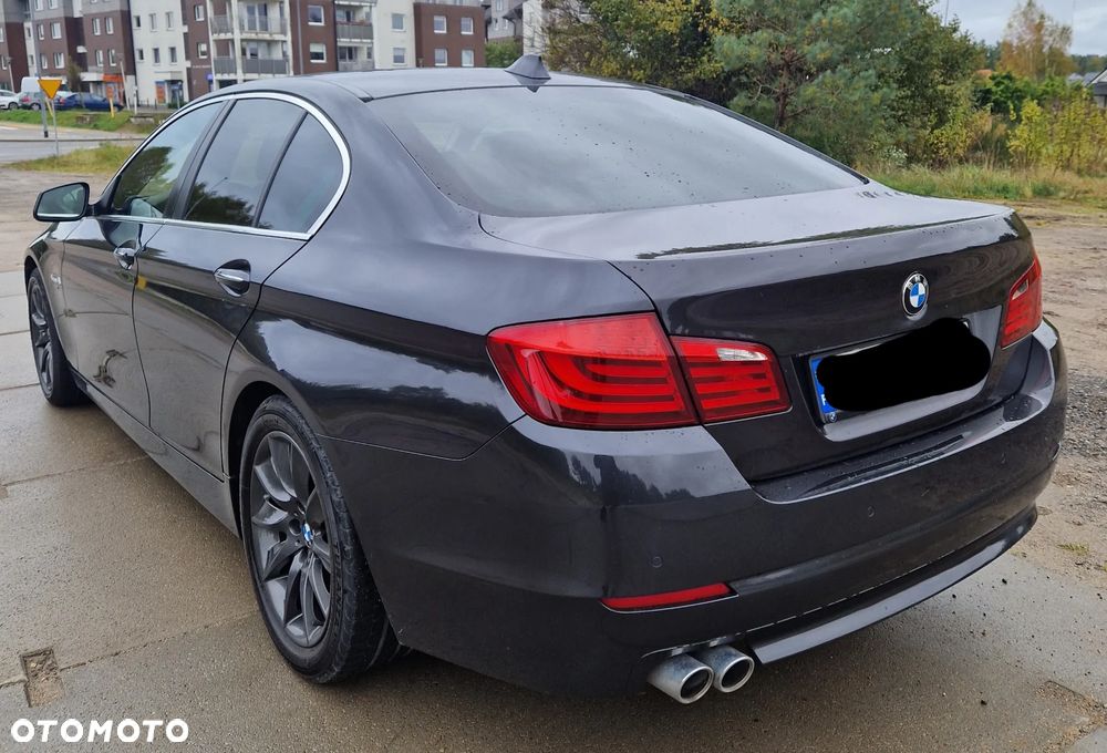BMW Seria 5 525d xDrive - 4
