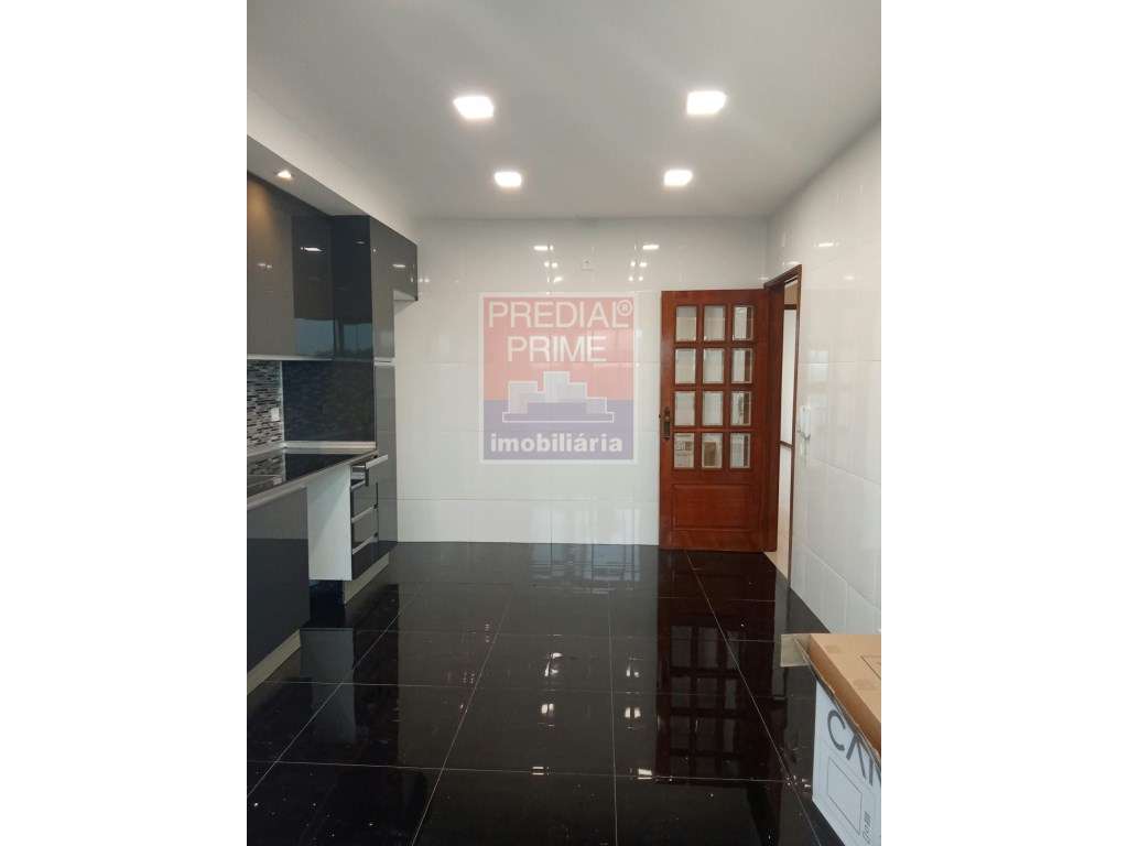 Apartamento T3 em Paços de Brandão - Grande imagem: 2/18