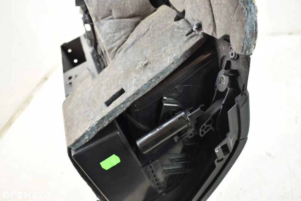 SCHOWEK PASAŻERA LODÓWKA - AUDI A4 B7 EUROPA - 7