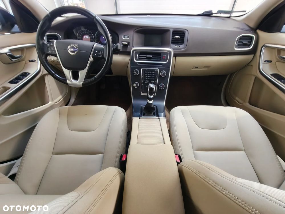 Volvo S60 T3 Edition Pro - 17