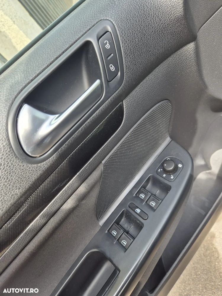 VOLKSWAGEN Golf 2012 — imagine 12