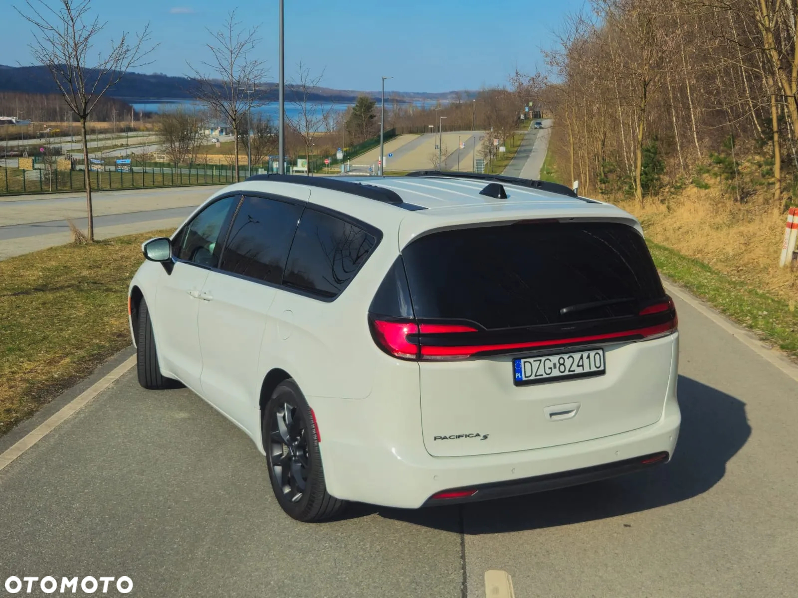 Chrysler Pacifica - 6