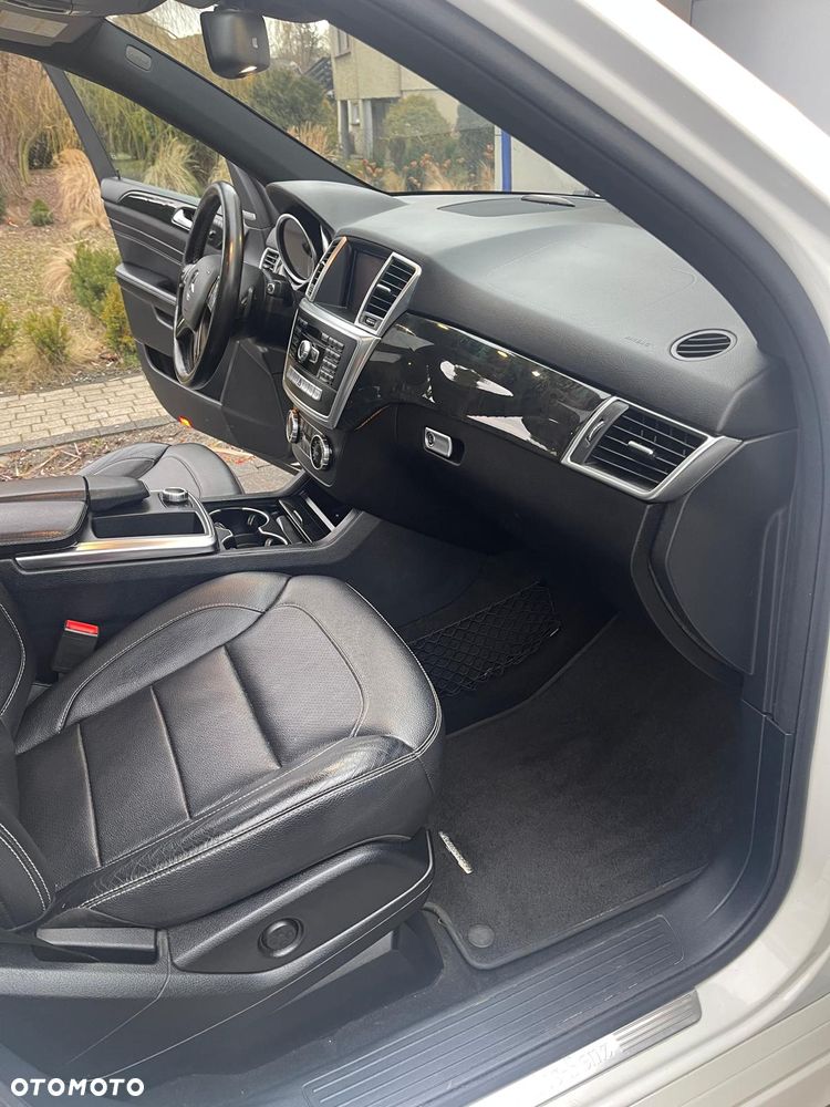 Mercedes-Benz ML 350 BlueTEC 4-Matic - 23