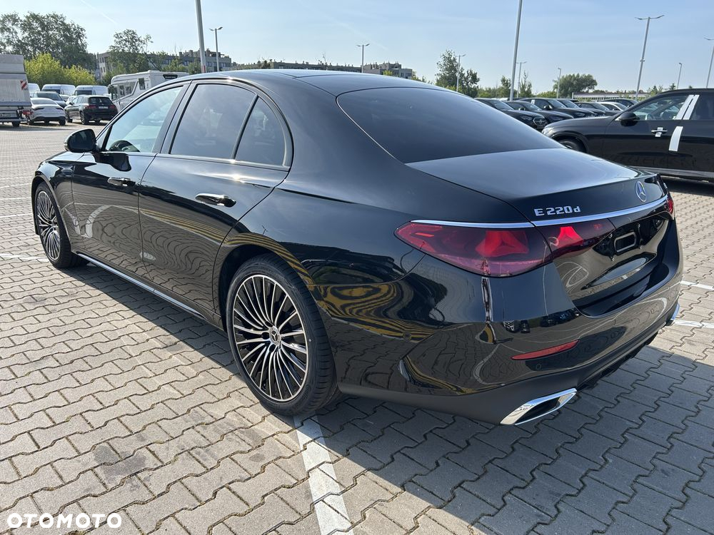 Mercedes-Benz Klasa E 220 d mHEV 4-Matic AMG 9G-Tronic - 6
