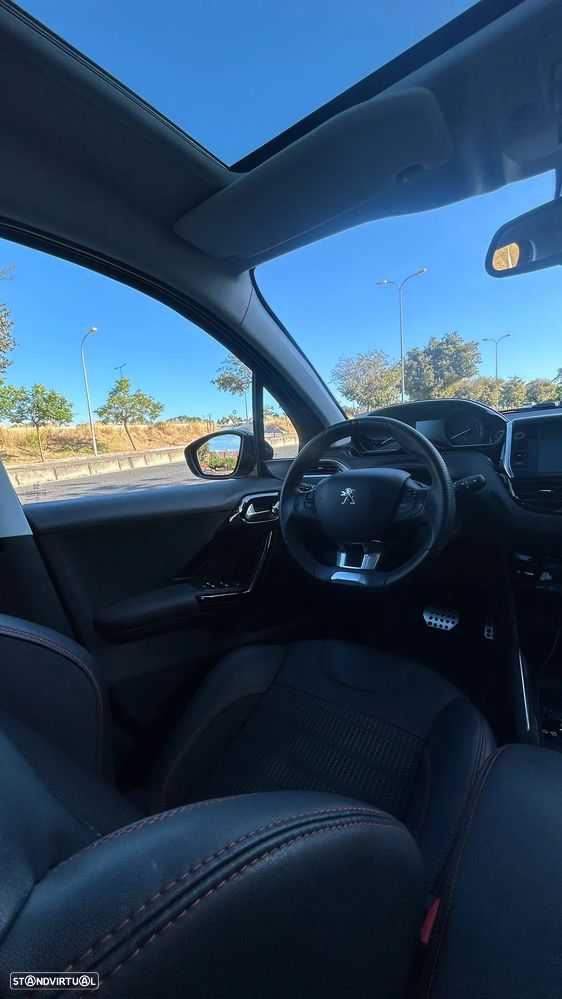 Peugeot 208 1.2 PureTech GT Line EAT6 - 8