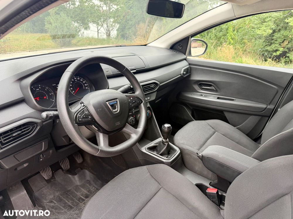 Dacia Logan TCe 90 Essential - 9