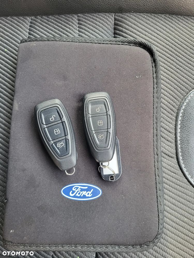 Ford Kuga 2.0 TDCi 4x4 Titanium - 35