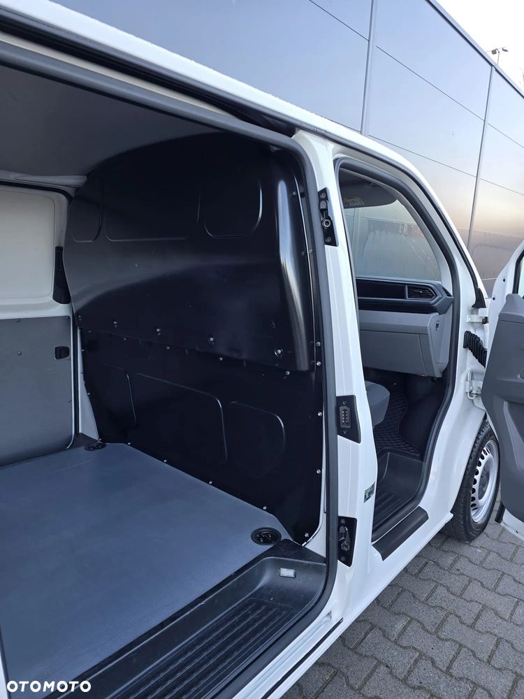 Volkswagen TRANSPORTER T6.1 - 21