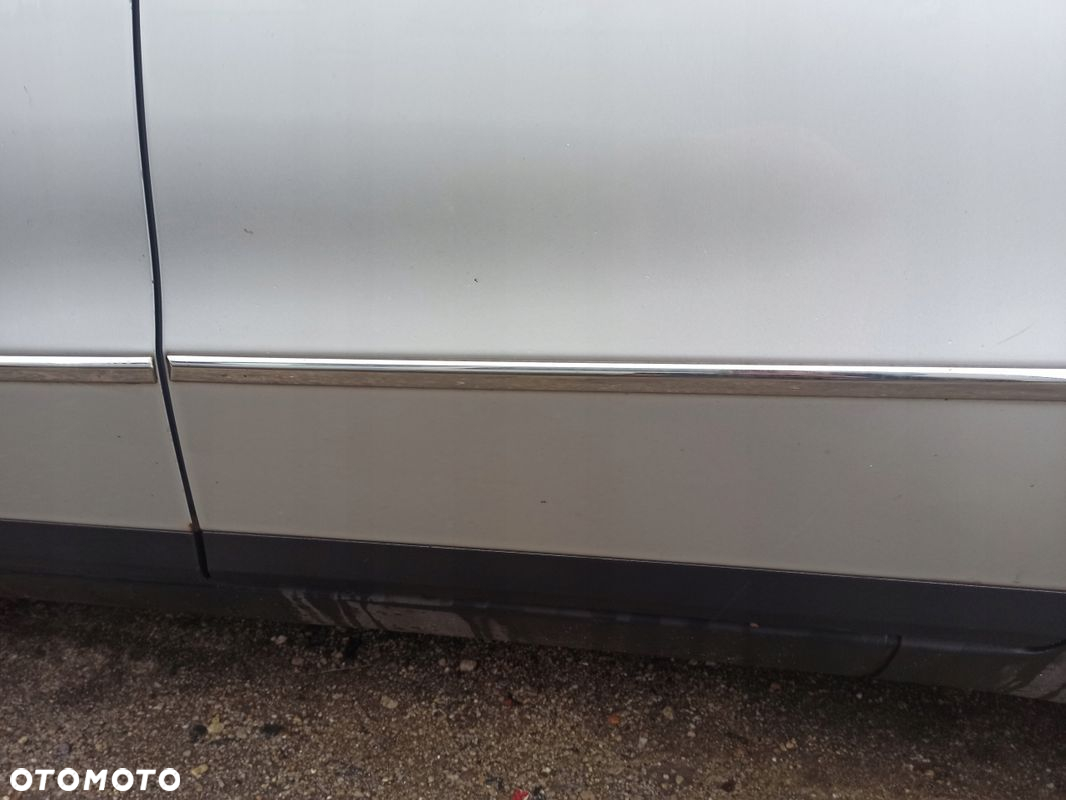 Drzwi lewy tył kompletne VW PASSAT B6 KOMBI LA7W - 5