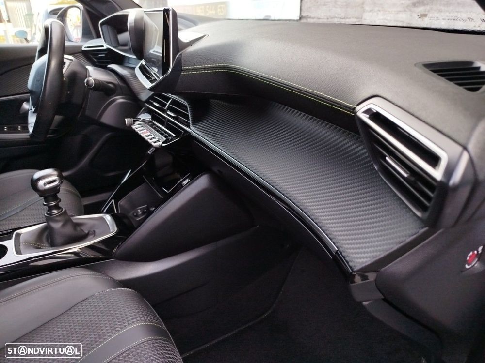 Peugeot 2008 1.2 PureTech GT Line - 10