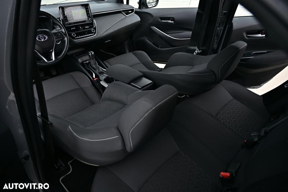 Toyota Corolla 1.8 Hybrid Business Edition - 19