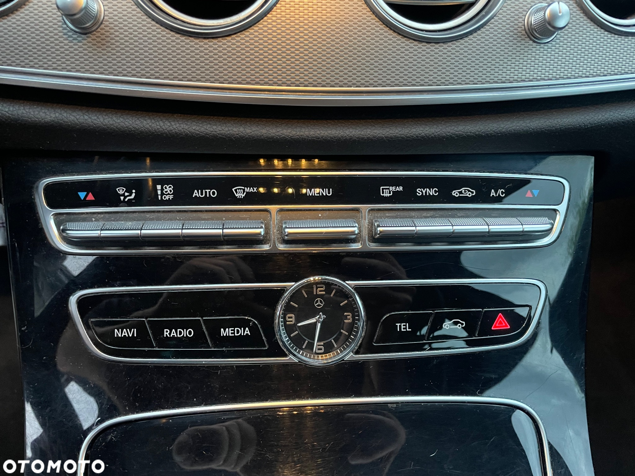 Mercedes-Benz Klasa E 200 T 9G-TRONIC Avantgarde - 10