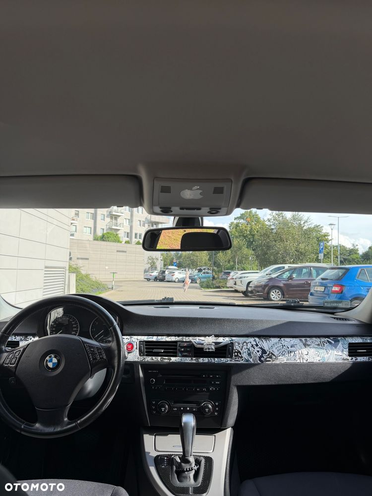 BMW Seria 3 320i - 17
