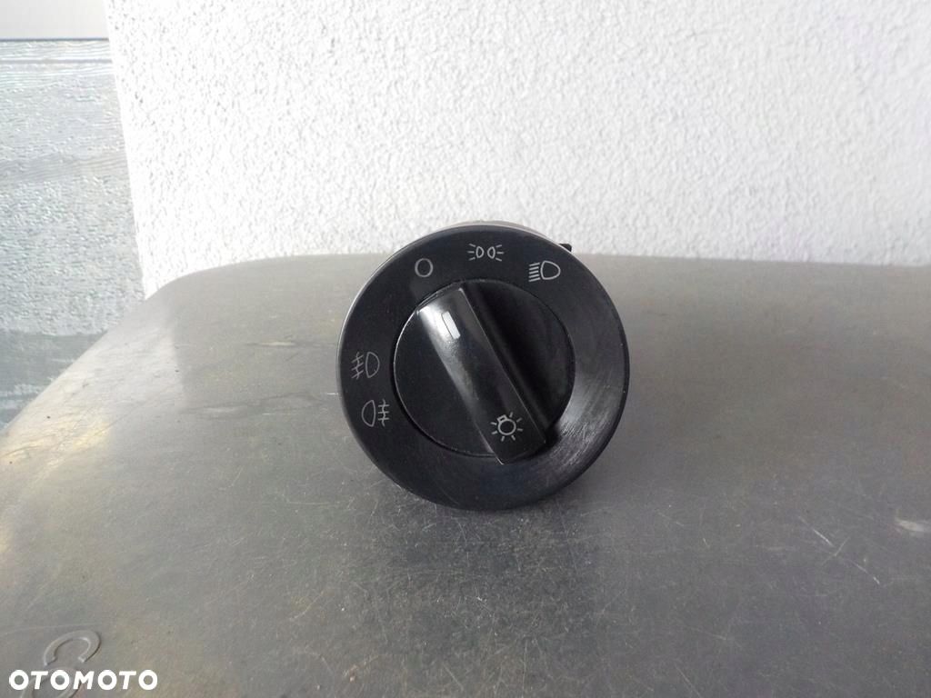 VW T5 WŁĄCZNIK PRZEŁĄCZNIK ŚWIATEŁ  HALOGENÓW - 1