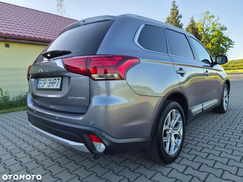 Mitsubishi Outlander - 16