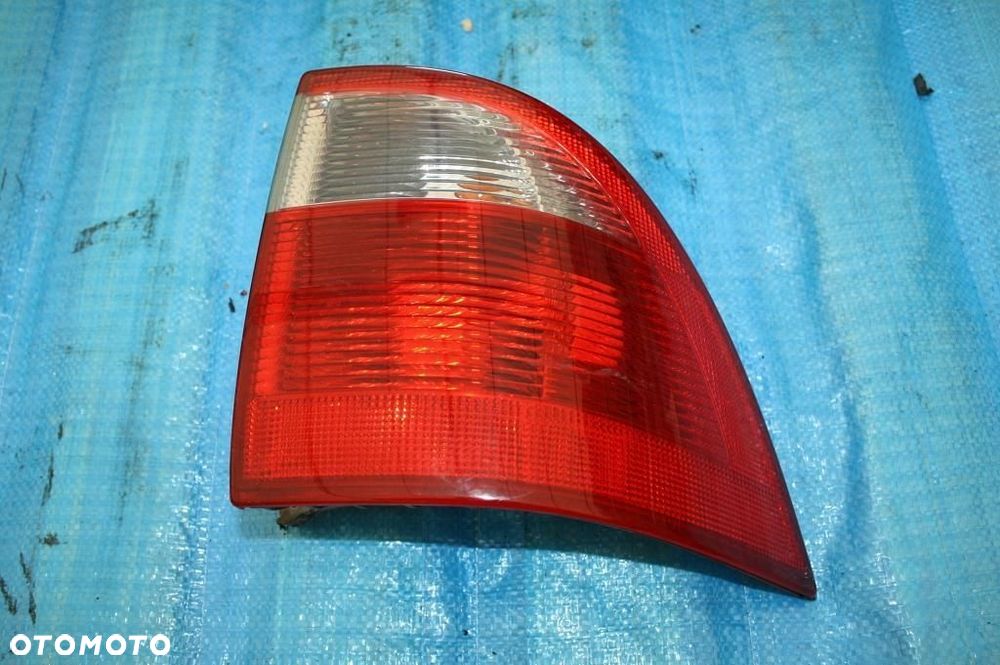 LAMPA SAAB 95 KOMBI PRAWY TYŁ - 1