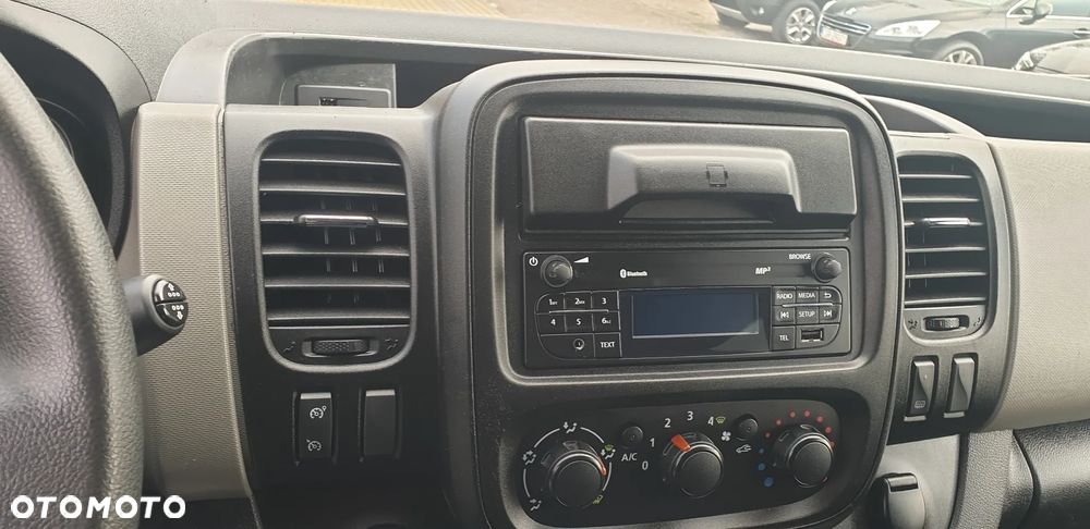 Renault Trafic - 12