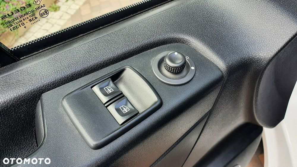 Opel Vivaro - 22