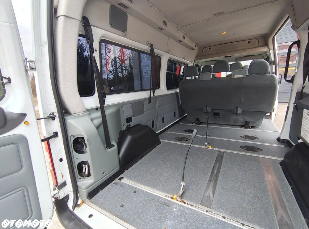 Ford Transit - 11