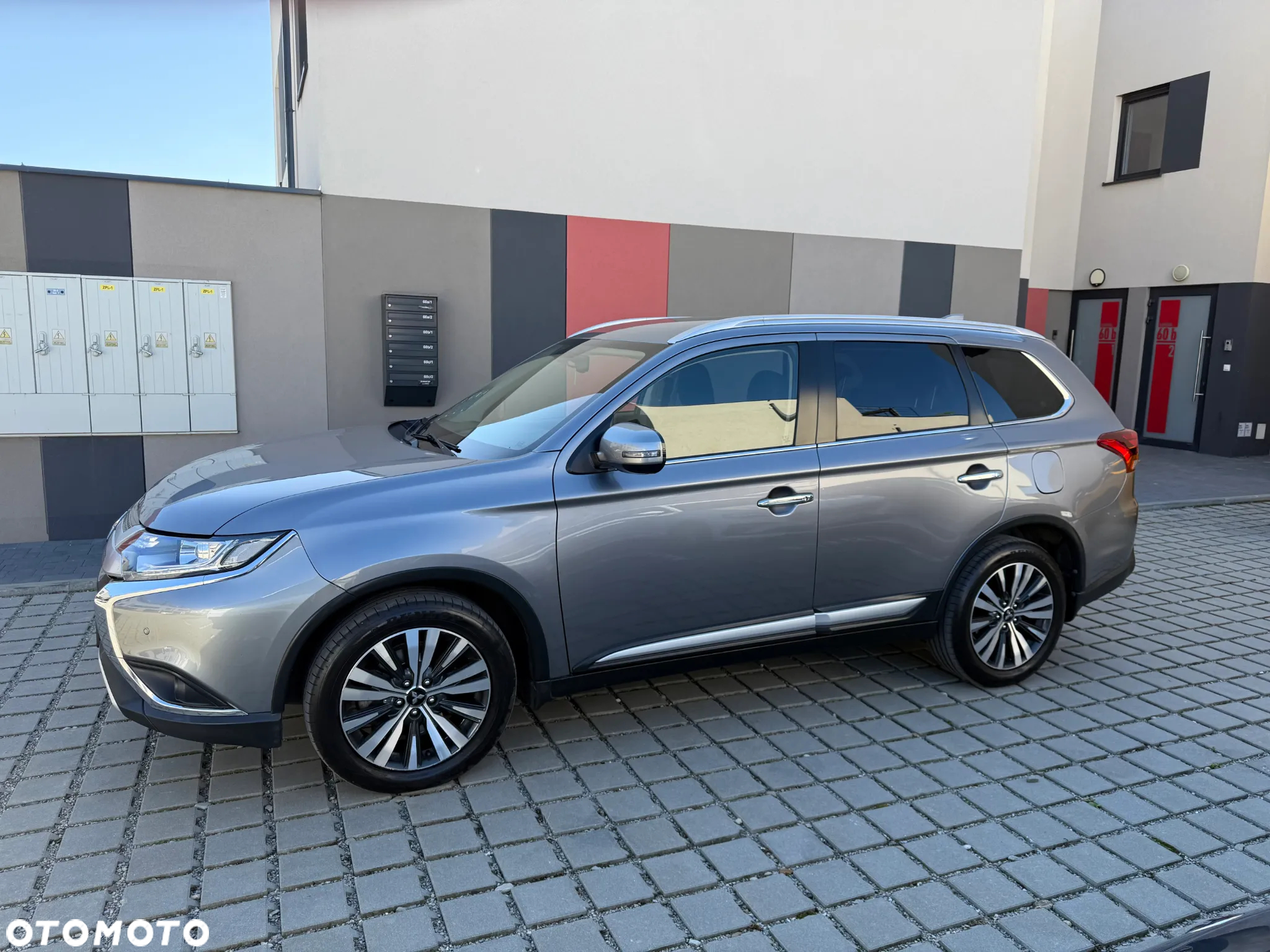 Mitsubishi Outlander 2.0 Intense Comfort 4WD CVT - 2