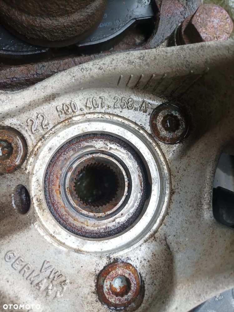 Skoda SuperB III zawieszenie zwrotnica mcpherson prawy lewy 5Q0407258A 5Q0407257A - 7