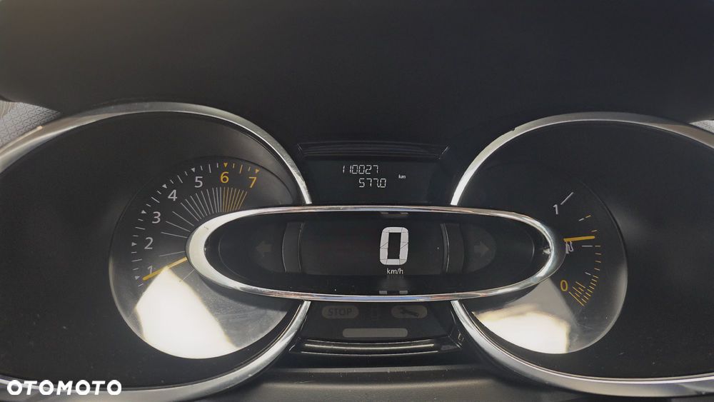 Renault Clio 1.2 16V 75 Experience - 10