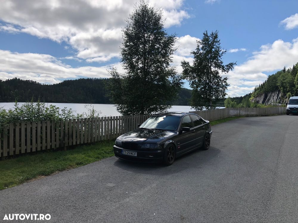 BMW Seria 3 320i - 4