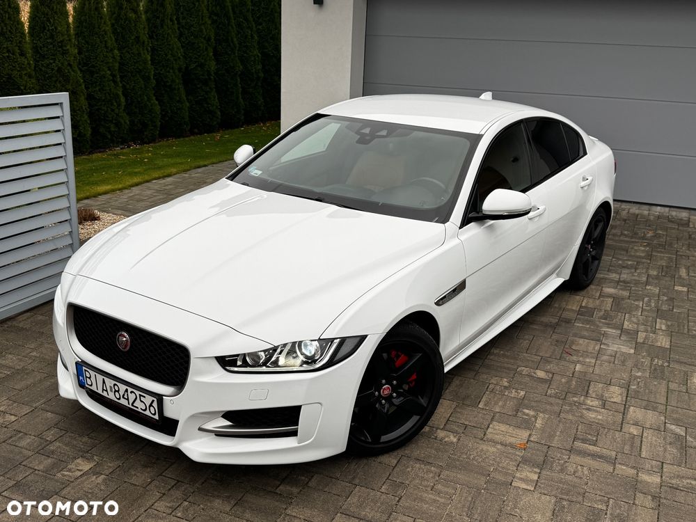 Jaguar XE 2.0 T R-Sport - 6