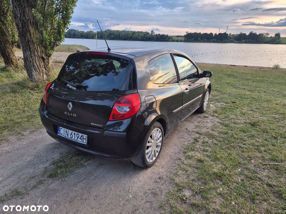 Renault Clio - 2