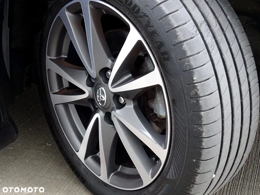 Toyota Avensis 2.0 D-4D - 23