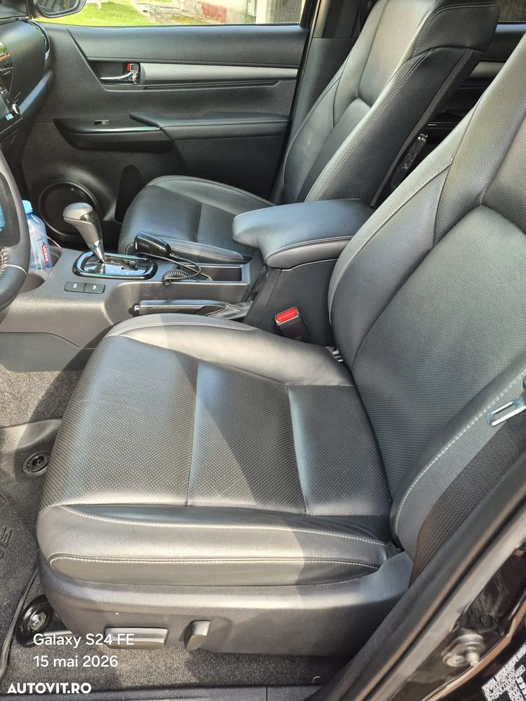 Toyota Hilux 2.8D 204CP 4x4 Double Cab AT Invincible - 32