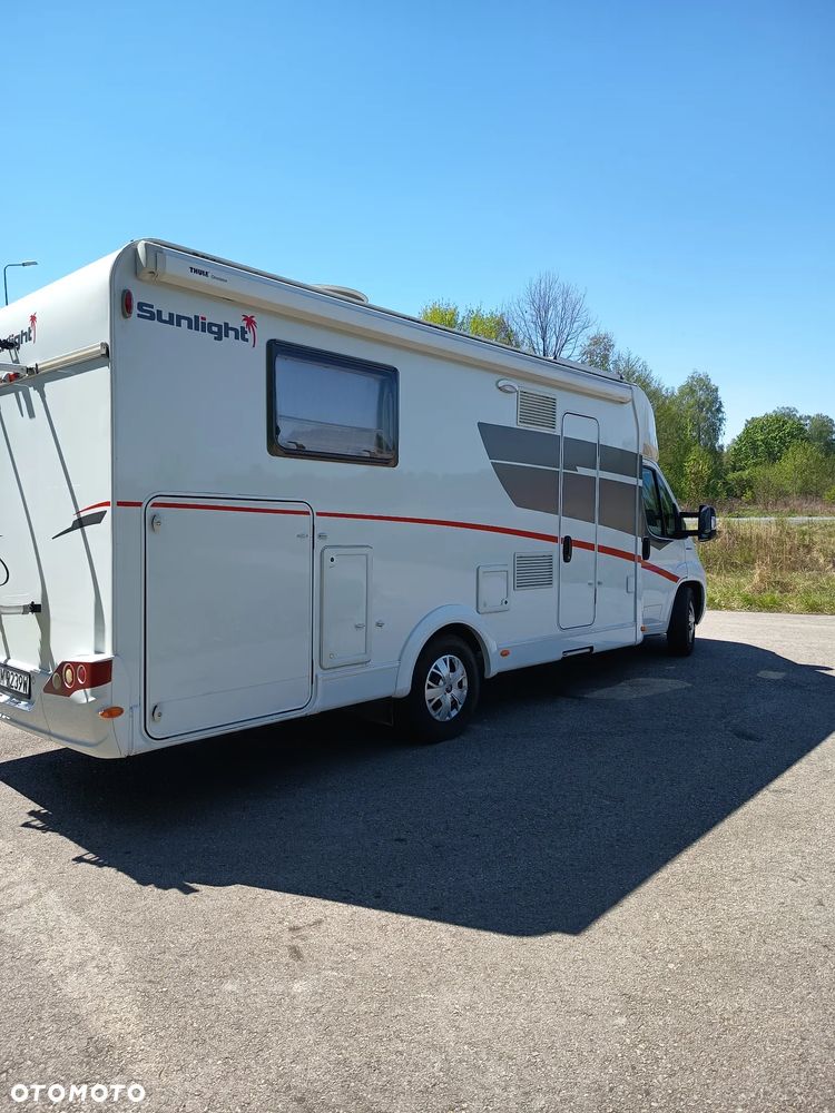Sunlight Ducato camper - 4