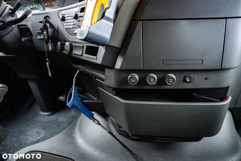 Volvo FH 460 GLOBETROTTER XL - 35