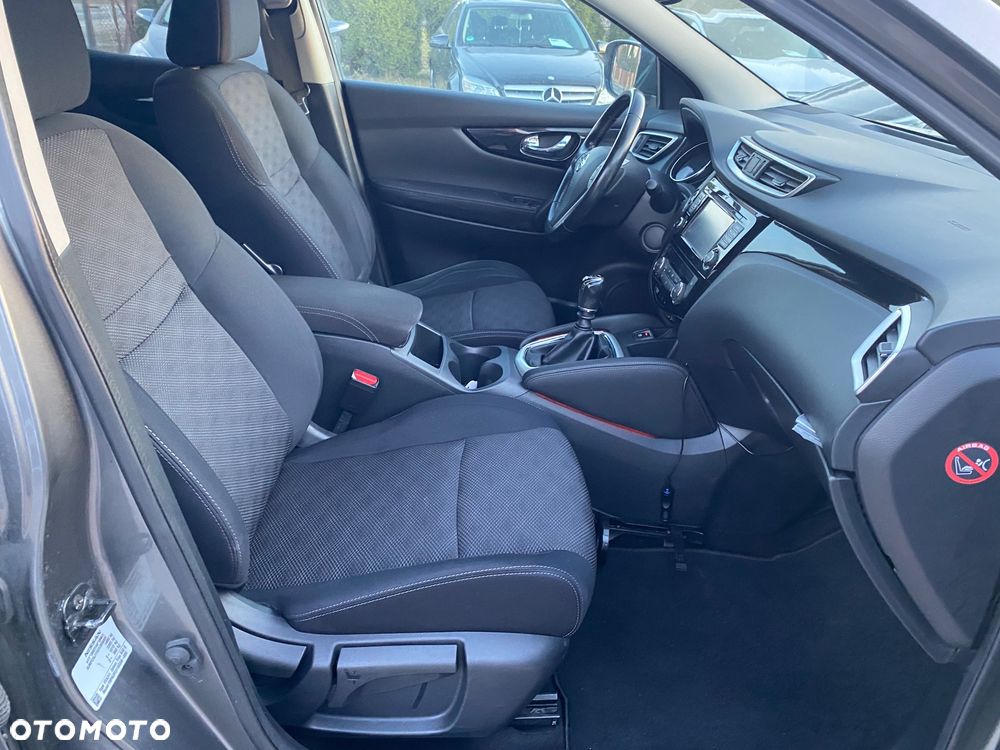 Nissan Qashqai 1.6 DIG-T N-Connecta - 27