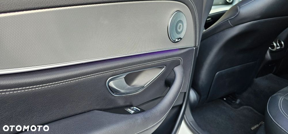 Mercedes-Benz Klasa E 200 9G-TRONIC AMG Line - 24