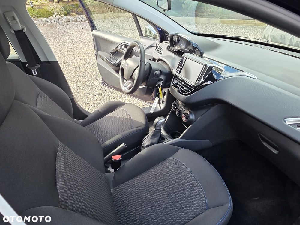 Peugeot 208 1.2 VTi Style - 14