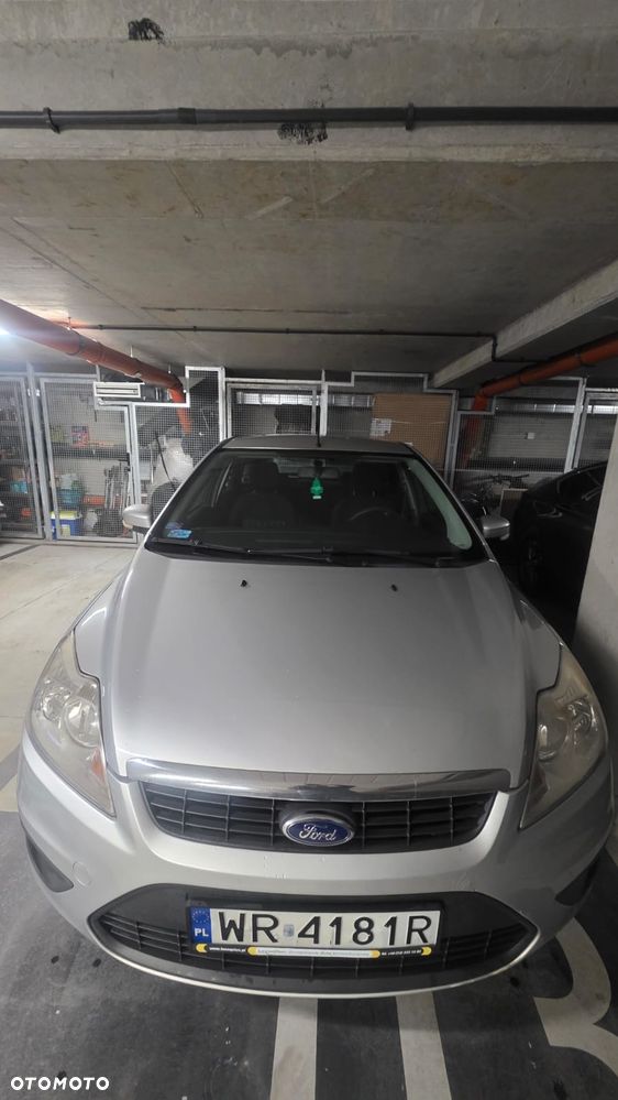 Ford Focus 1.6 Ambiente - 12